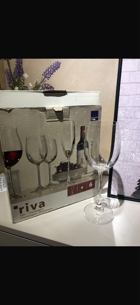 Бокалы для вина и шампанского