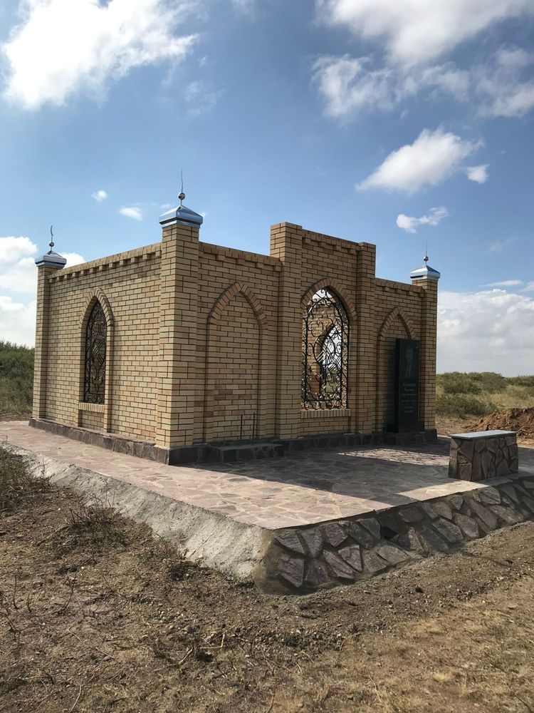 Строительство мазаров, изготовление памятников