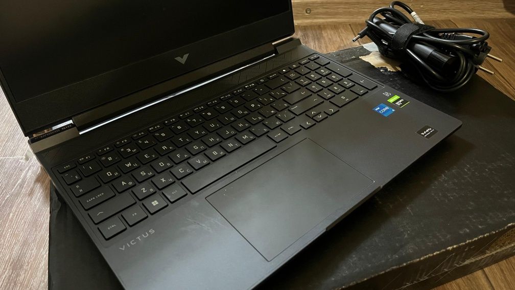 Продам Ноутбук HP Victus 15.6" 15-fa0016ci. коробка иметься,
