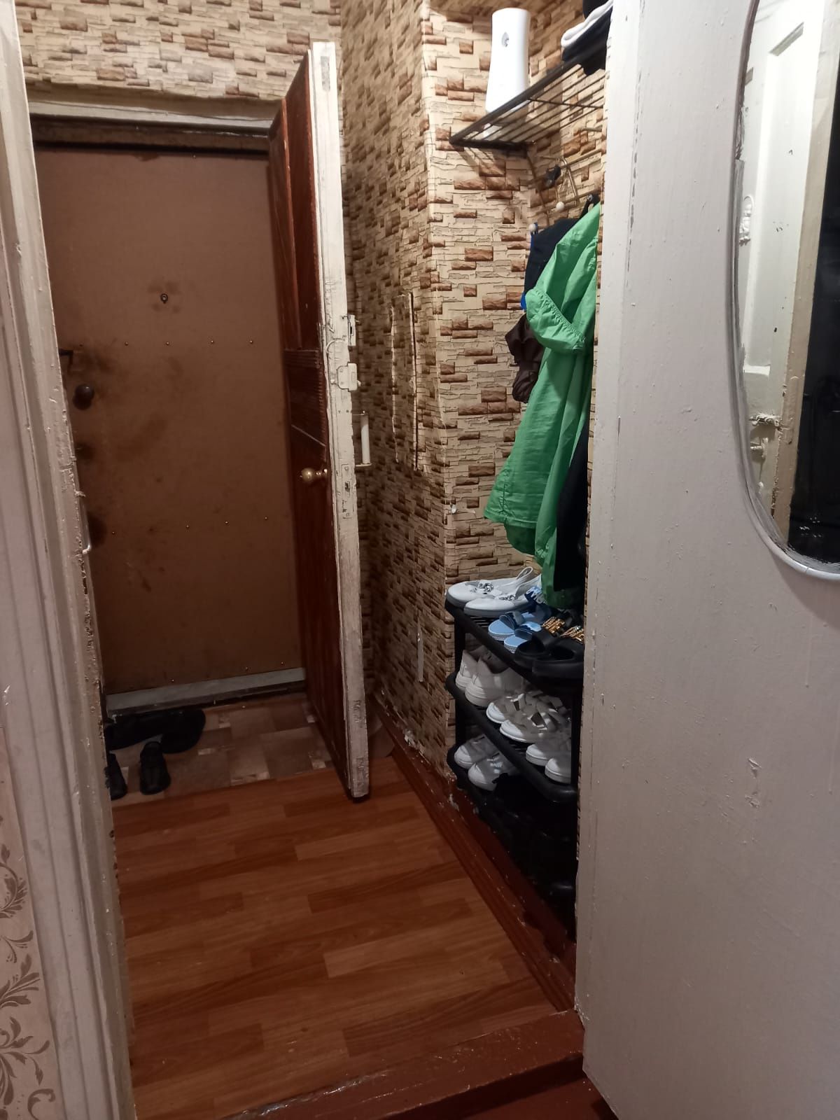 Продам 1 комнату квартиру в районе радуга