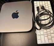 Apple Mac Mini 2018 года ( мак мини ) A1993 с оригинальной клавиатурой