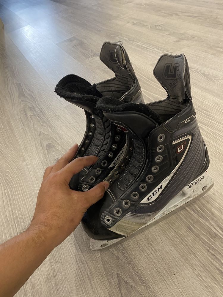 Продам деткие коньки ccm bauer 4-5-6.5. 38-41 размер