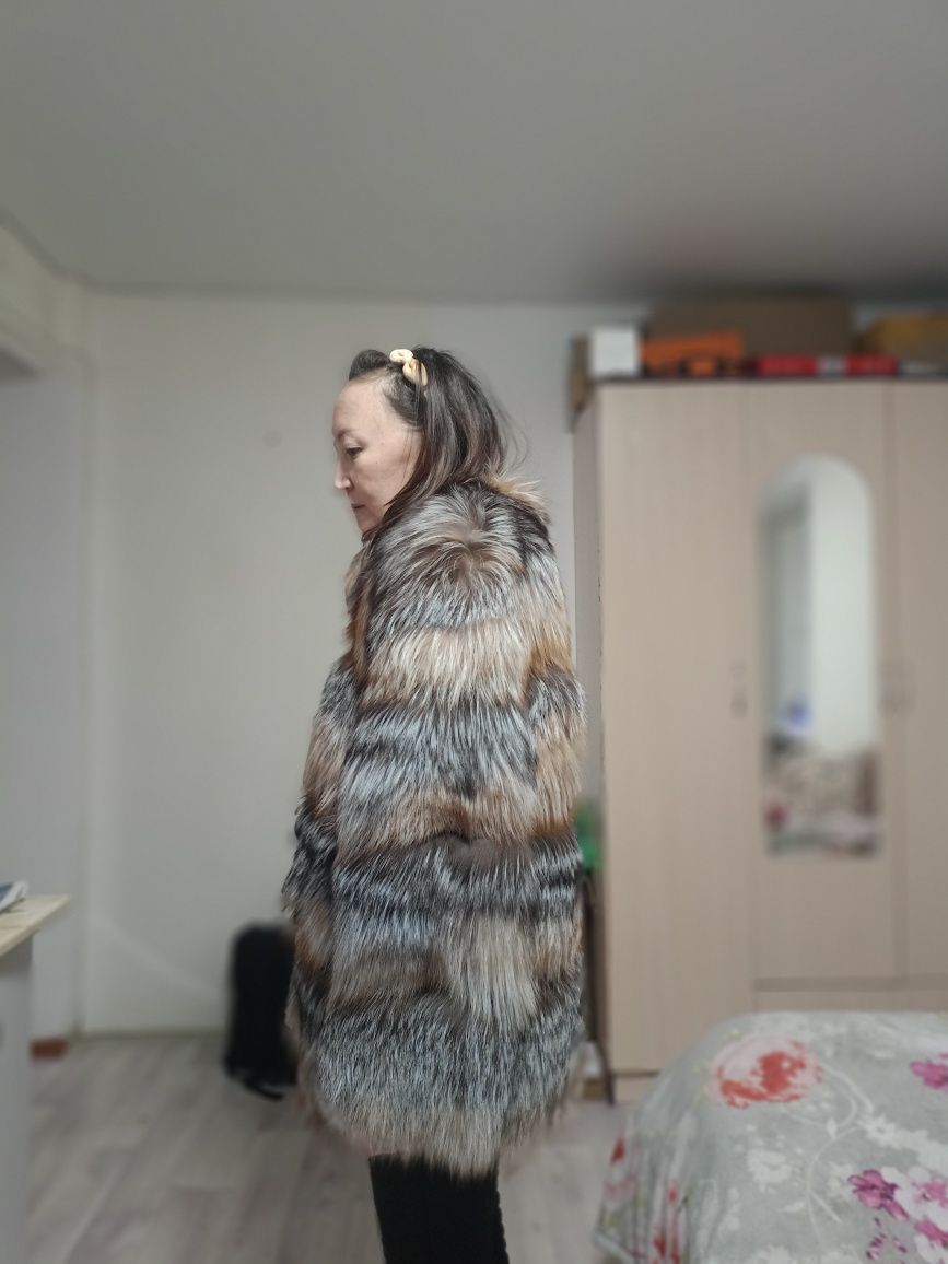 Продам шубу лиса