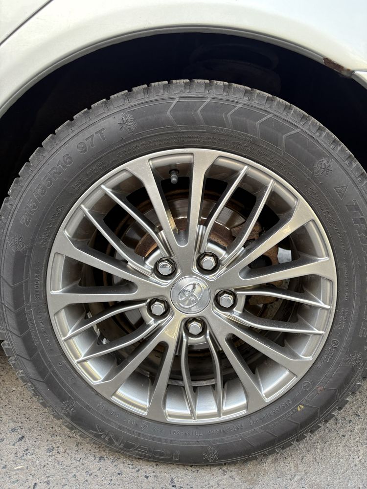 Диск на Tayota Lexus r16