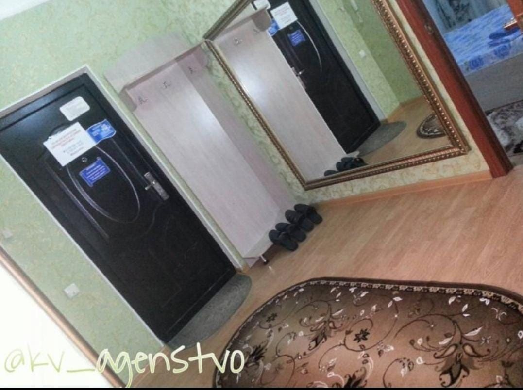 Продам собственную трёх комнатную кв Сатпаева 10-домв центре 18500тг