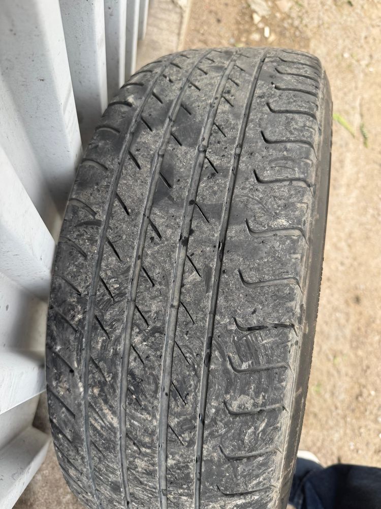 Шины R16 215/ 60