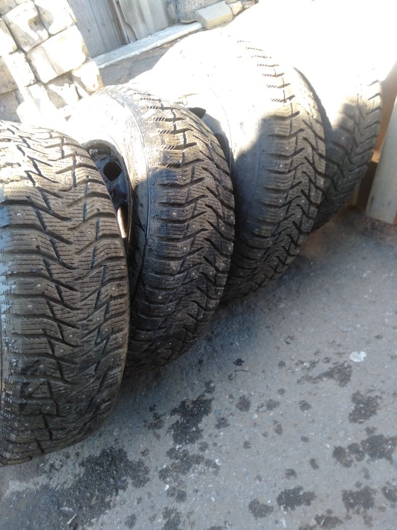 Продам диски с зимнеи́ резинои́