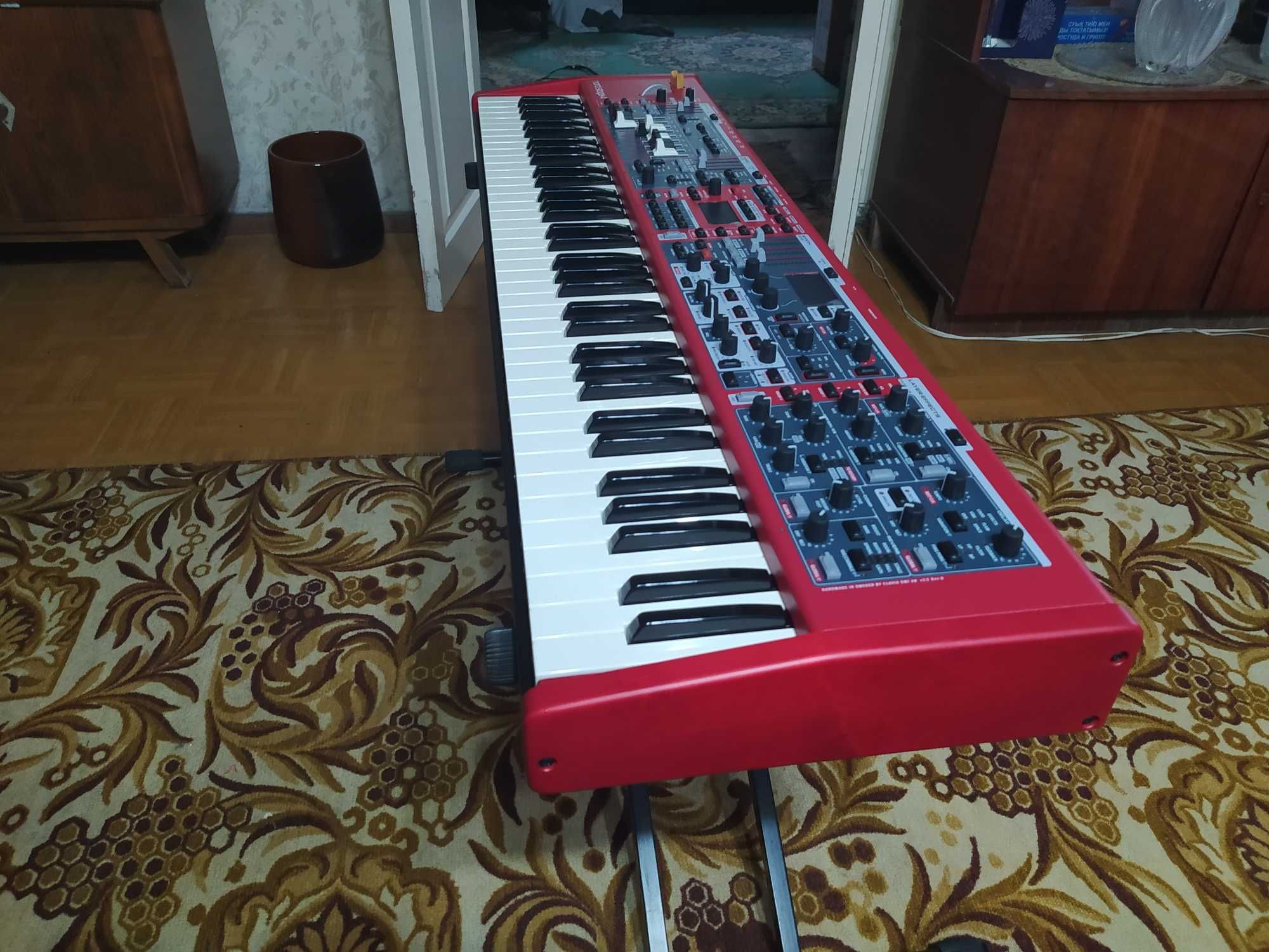 Clavia nord stage 4 compact 73