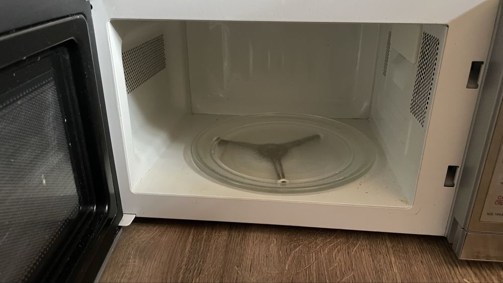 Продам микроволновую печь