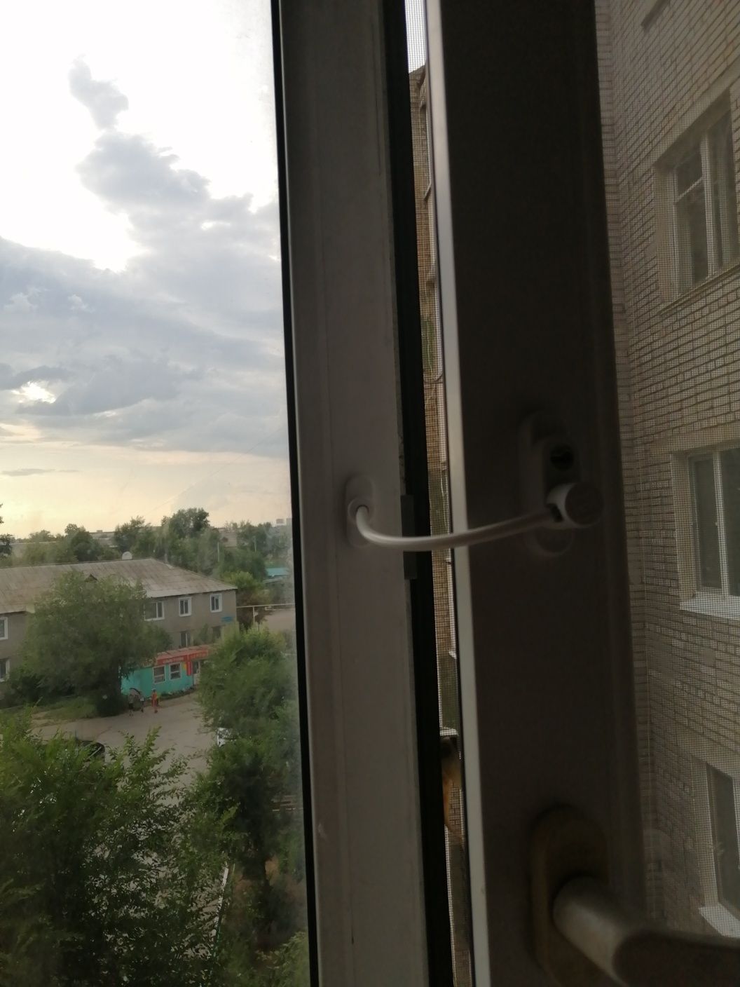 Защита детей, тросик на окна(оригинал), защита окон, ограничитель окна