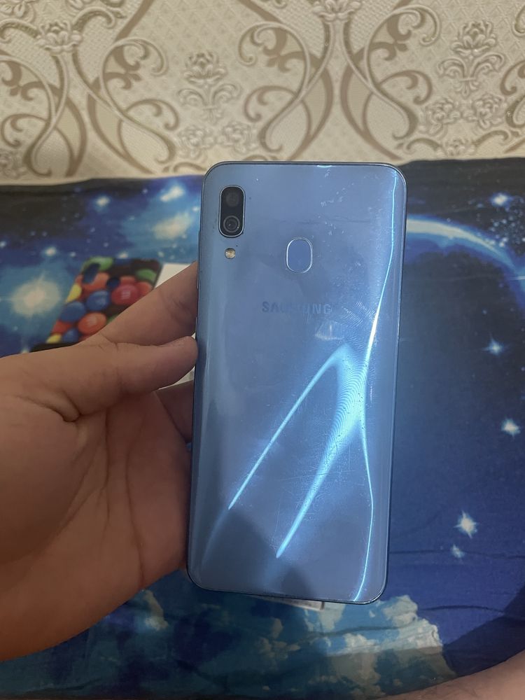 Продам Samsung Galaxy A30 с документами и коробкой