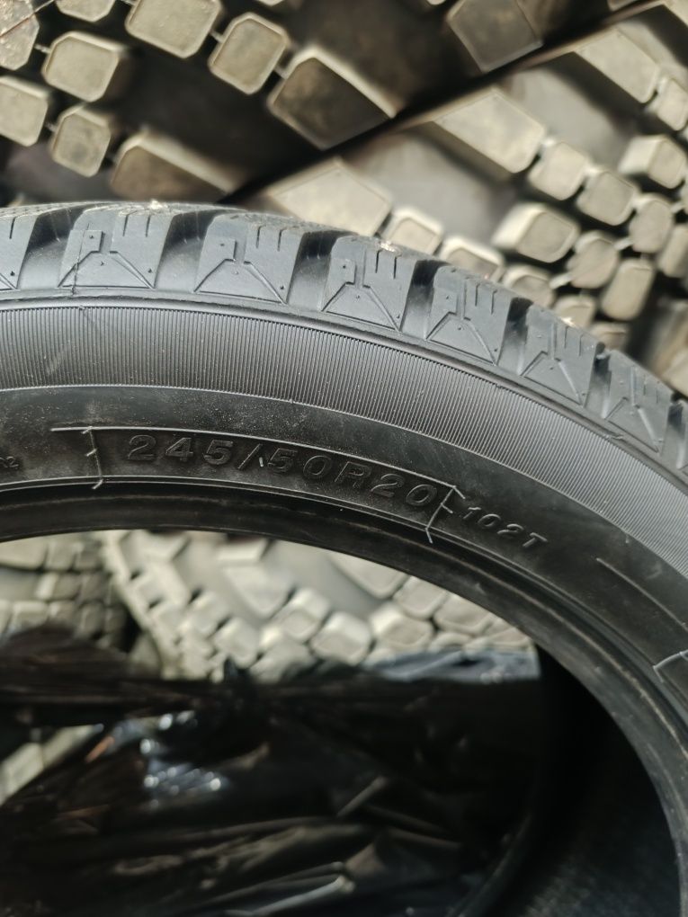 Продам резину 245/50/20