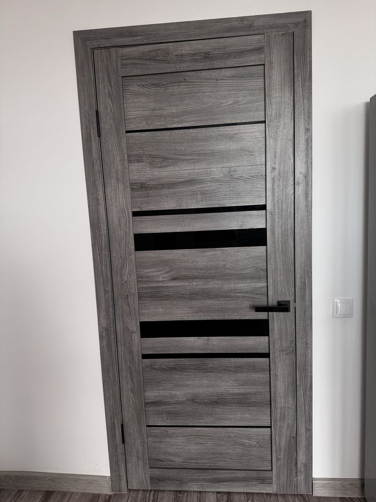 Продам  двери срочно!!