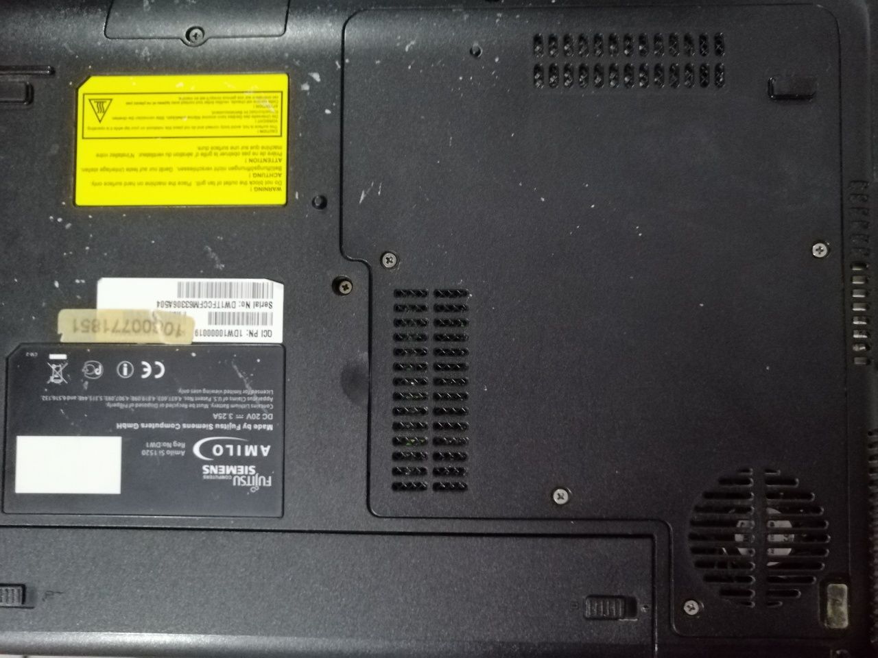 Ноутбук Siemens AMILO Si 1520
Fujitsu Siemens AMILO Si 1520
