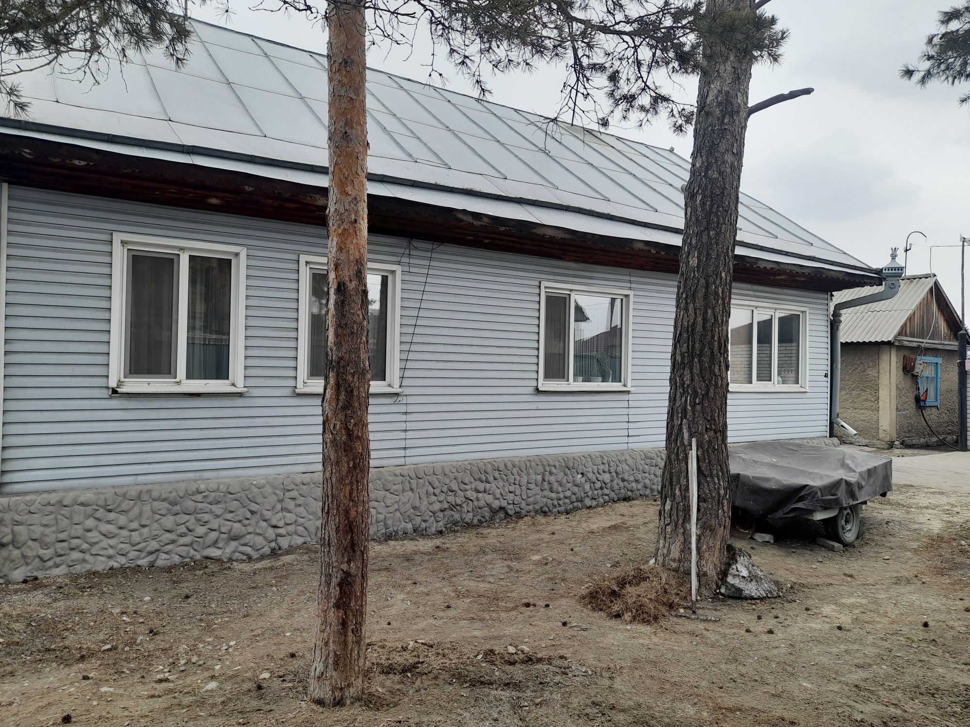 Продам дом, из бруса,  тёплый зимой.
