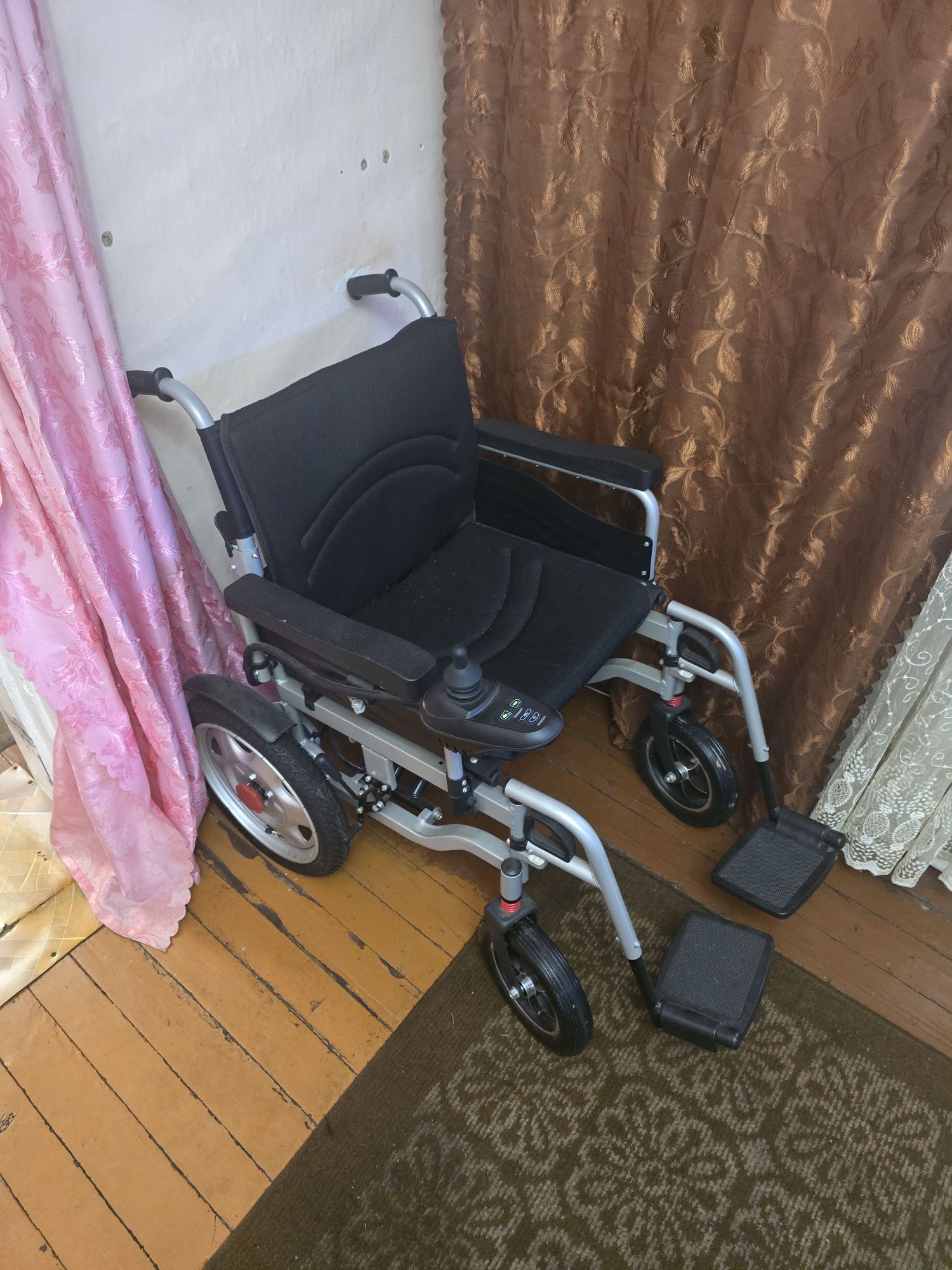 Продам инволидную коляску