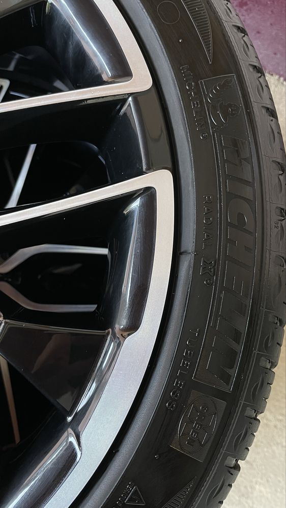 Продается диска на KIA K5 R19 с летними резинами