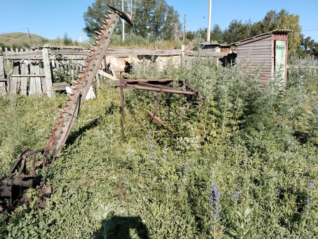 Трактор ЮМЗ с комплектом