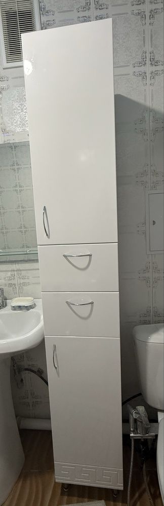 Продается шкаф для ванной комнаты