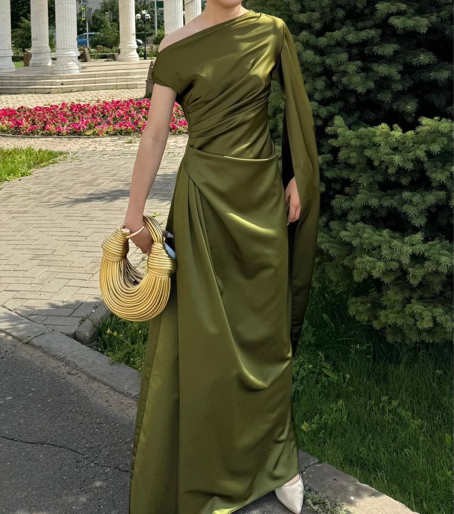 Платья оливковое