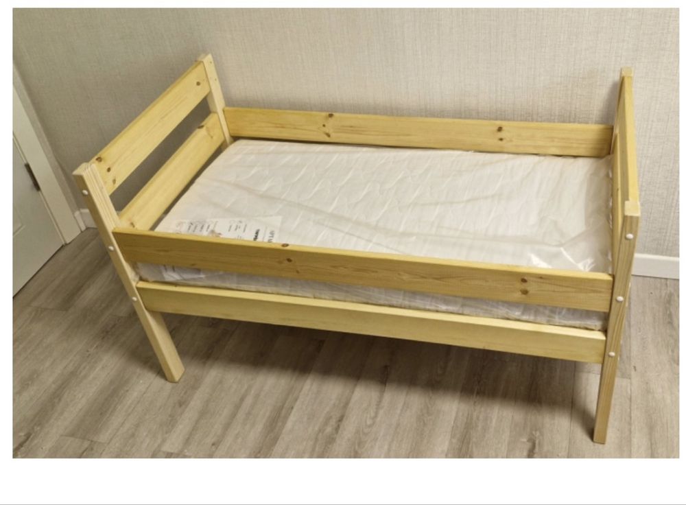 Продам кровать из дерева