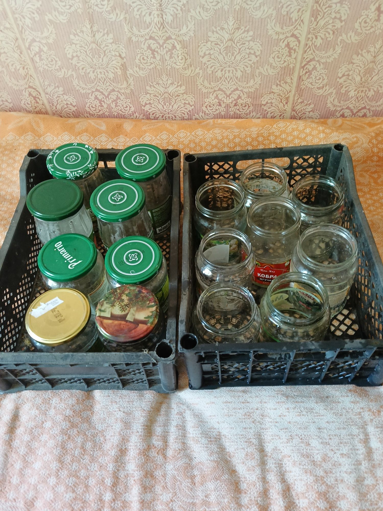 Продаю банки стеклянные  0,7,0,8,  2 литра .