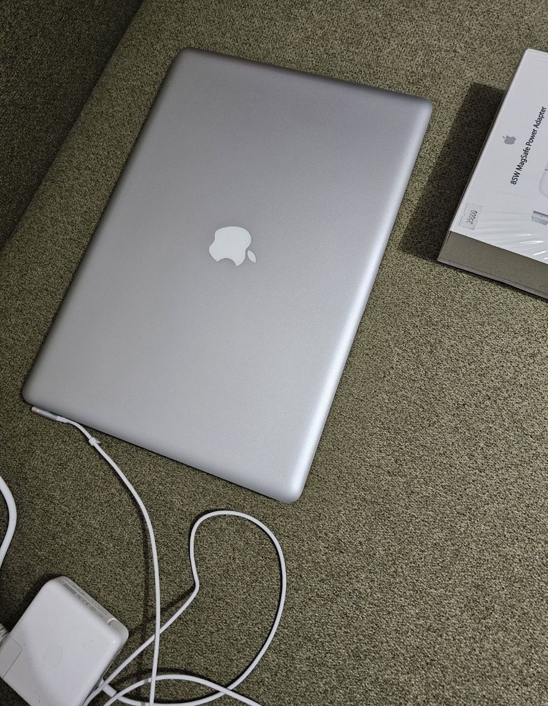 Продаю Macbook PRO 2010 года 17"