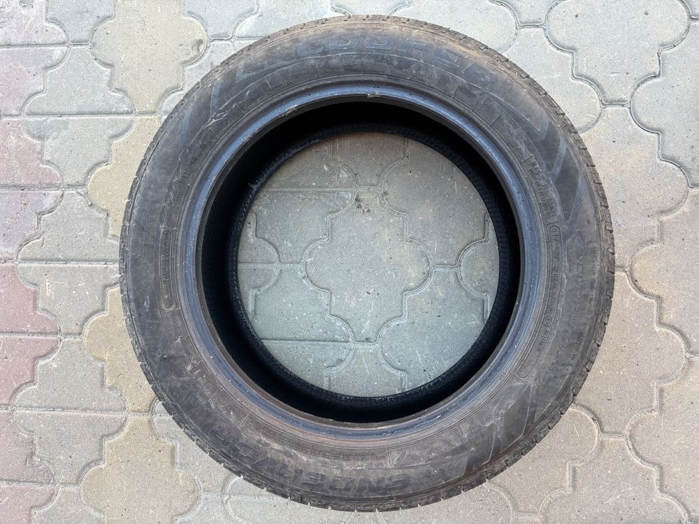 Шина 215/55 R17.