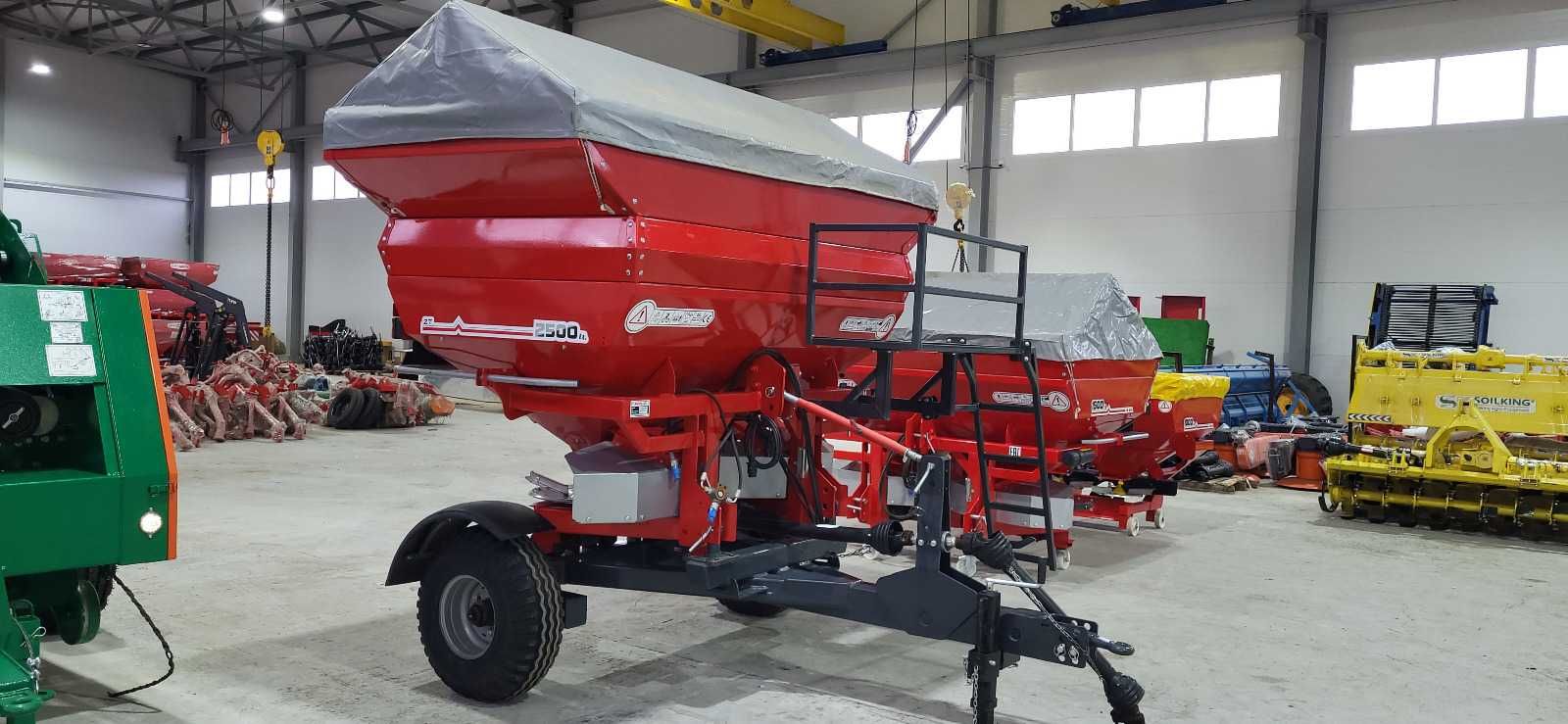 РУМ AHTC-1000,1500,2500,3000 л. Гарантий субсидии разбрасыватель