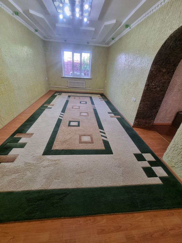 Продам ковёр 3× 6м