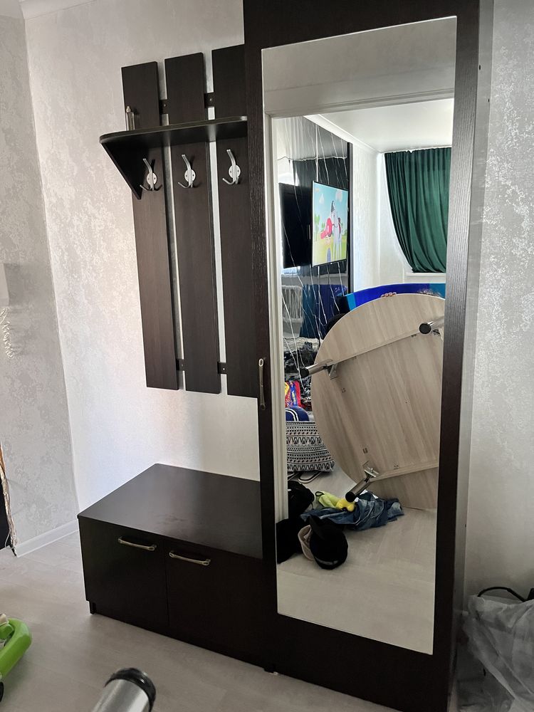 Продам прихожую