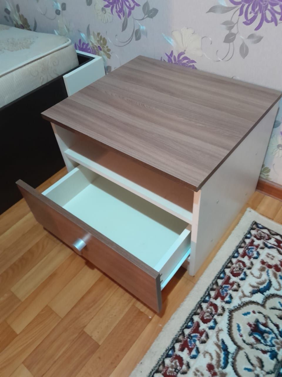 Продам подставку под ТВ