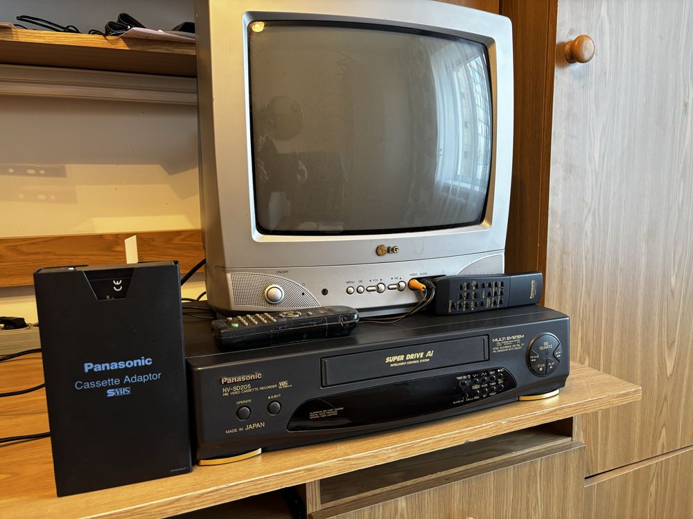 Продам записывающий видеомагнитофон Panasonic в отл.техническом состоя