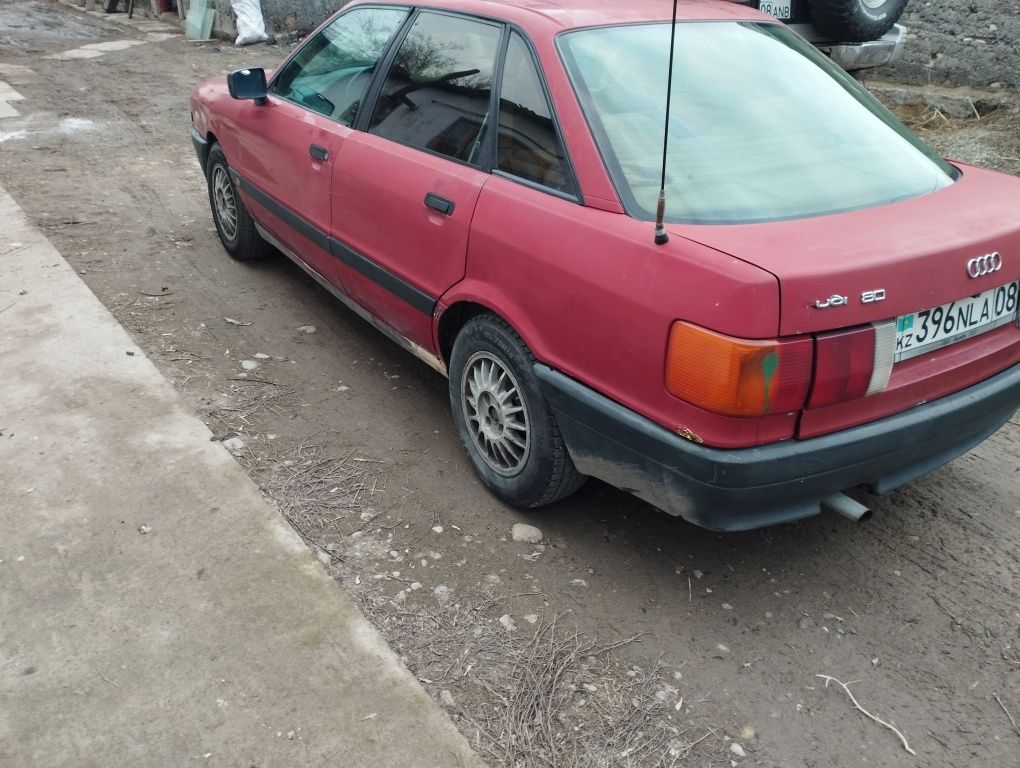 Продам Audi 80. 1988