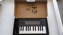 Продам MIDI клавиатуру Novation Flkey mini