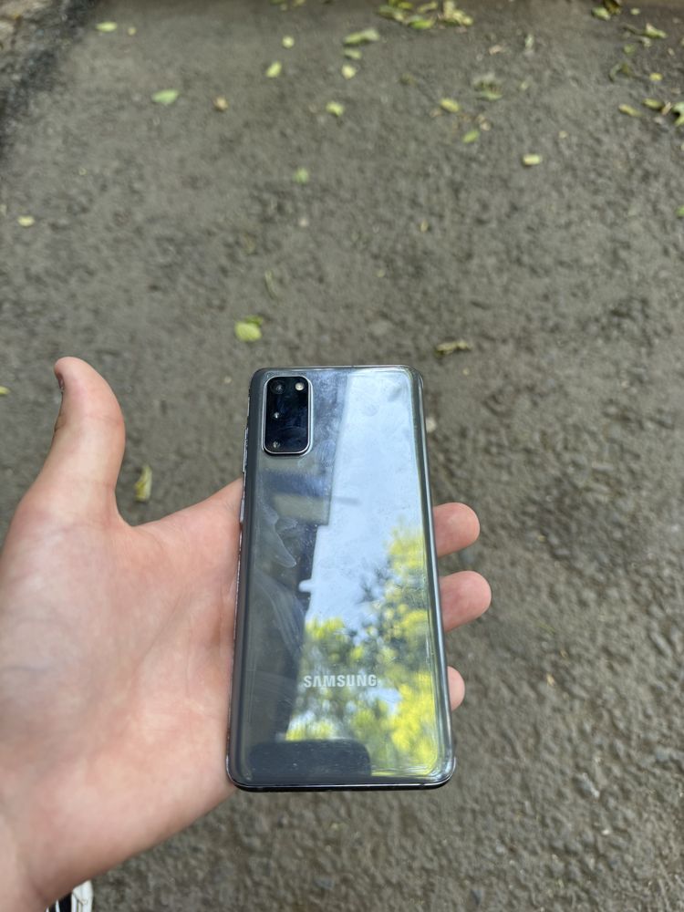 Продам Samsung s20