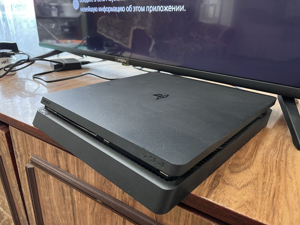 Продам PS4 slim 1T