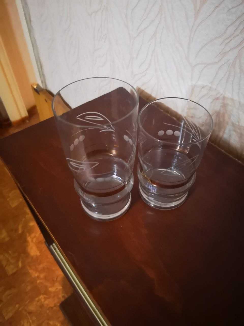Стаканы  стеклянные праздничные в количестве 12 штук