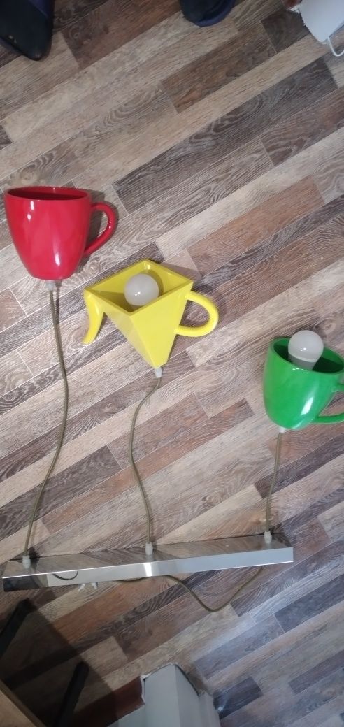 Продаю люстру на кухню