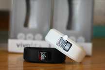 Фитнес браслет Garmin Vivofit 3 (белый и черный)