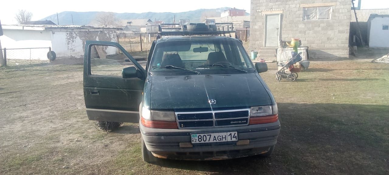 Продам семейный автомобиль