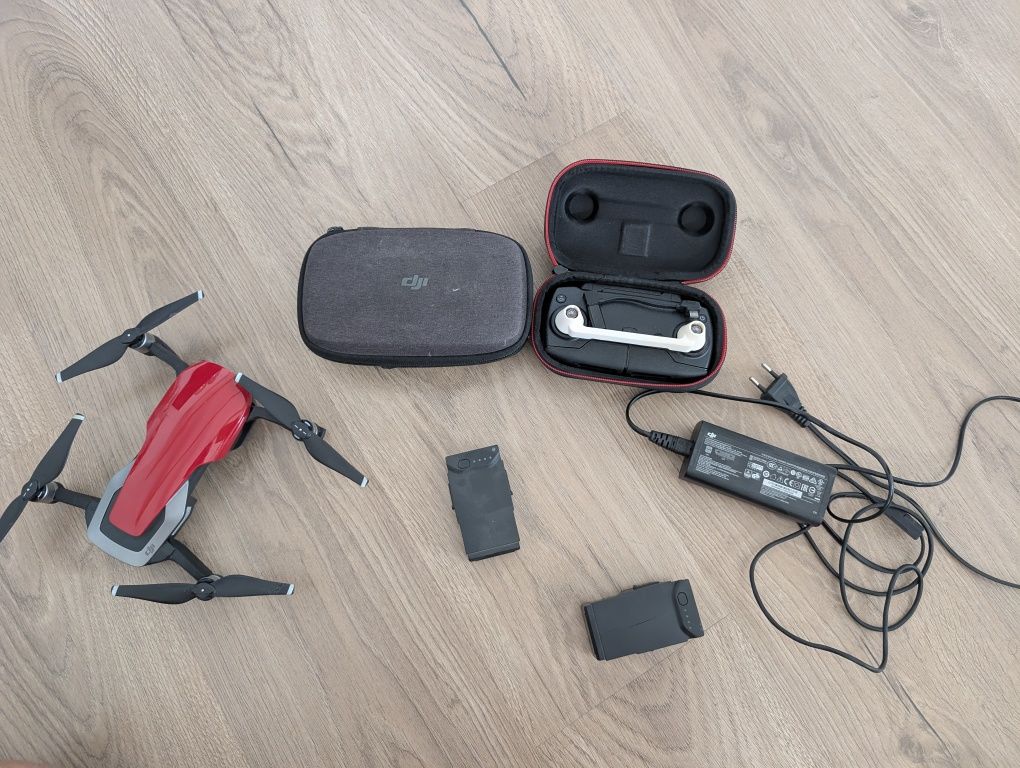 дрон квадрокоптер DJI mavic air