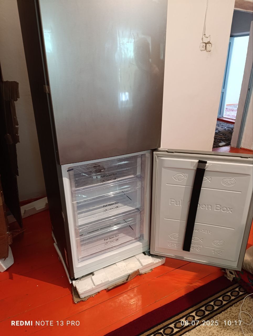 Холодильник Samsung RB37A5491SA/WT серебристый