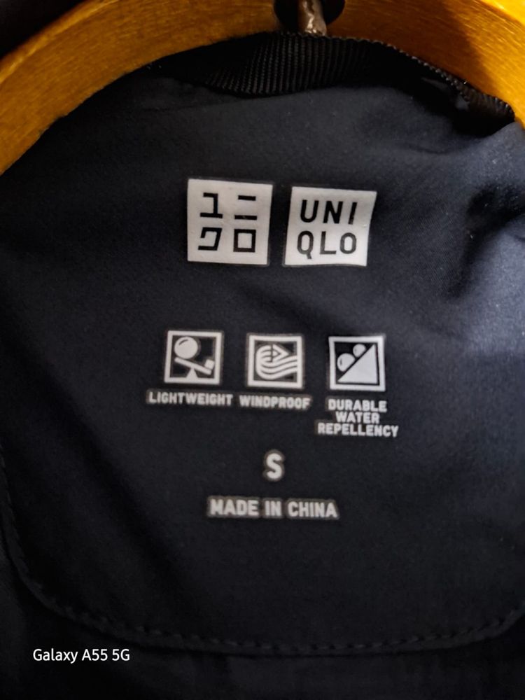 Продам фирменную куртку Uni Qlo