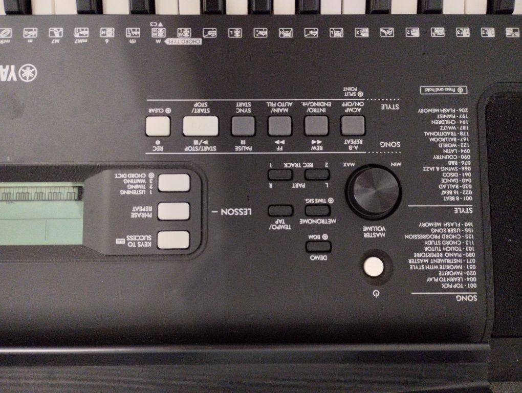Синтезатор Yamaha E373