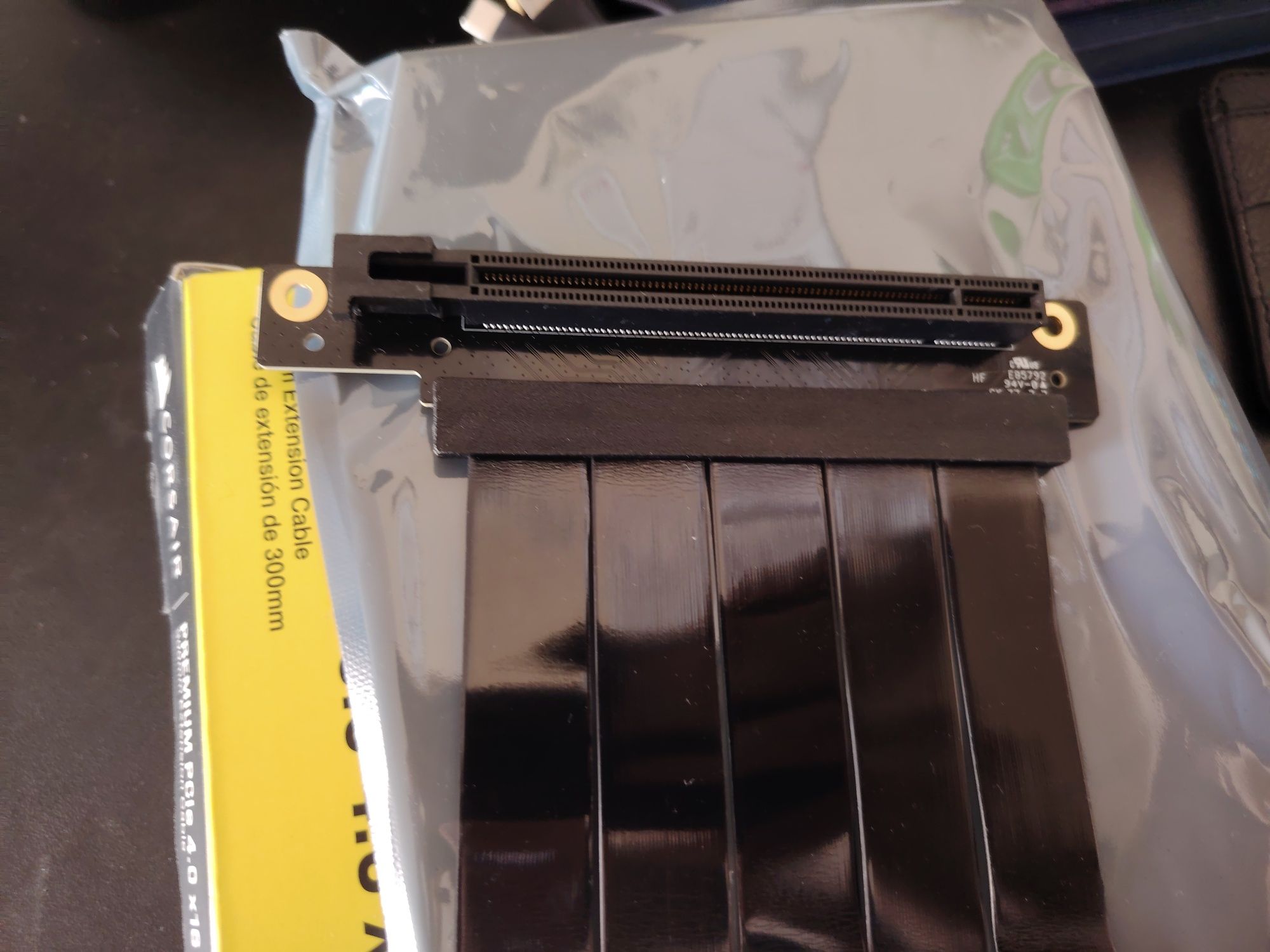 Райзер pcie 4.0 x16 corsair premium 300mm