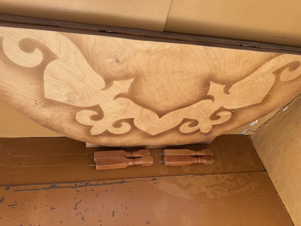 Продам стол Казахский