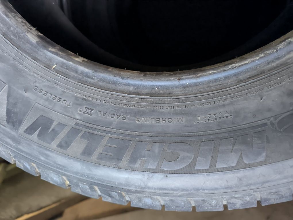 MICHELIN 265/60 R18 Продам комплект зимних шин