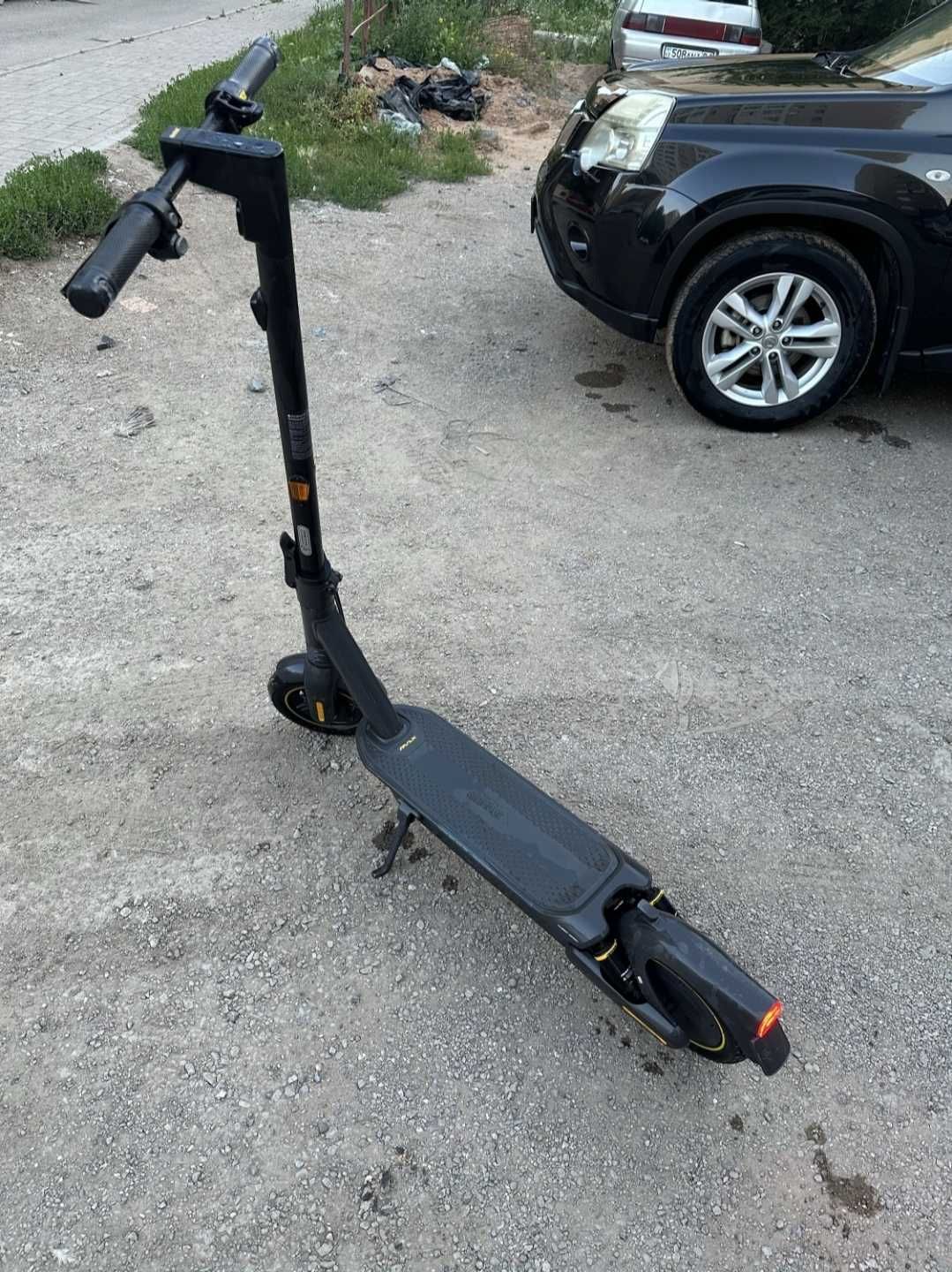 Отличный электросамокат Ninebot Max G2