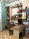 Продам шкаф с компьютерным столом, и шкаф для одежды
